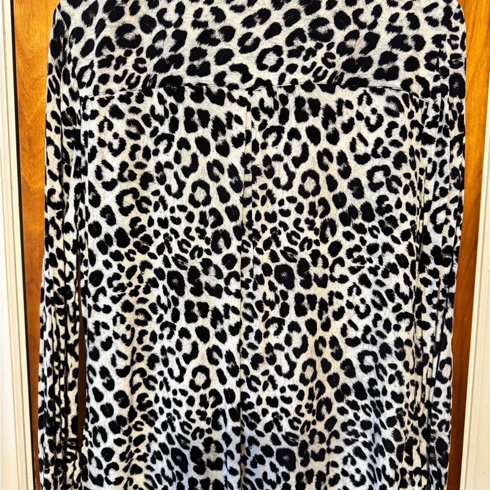 Candie’s Leopard Print Button-Up Blouse - Picture 2 of 2